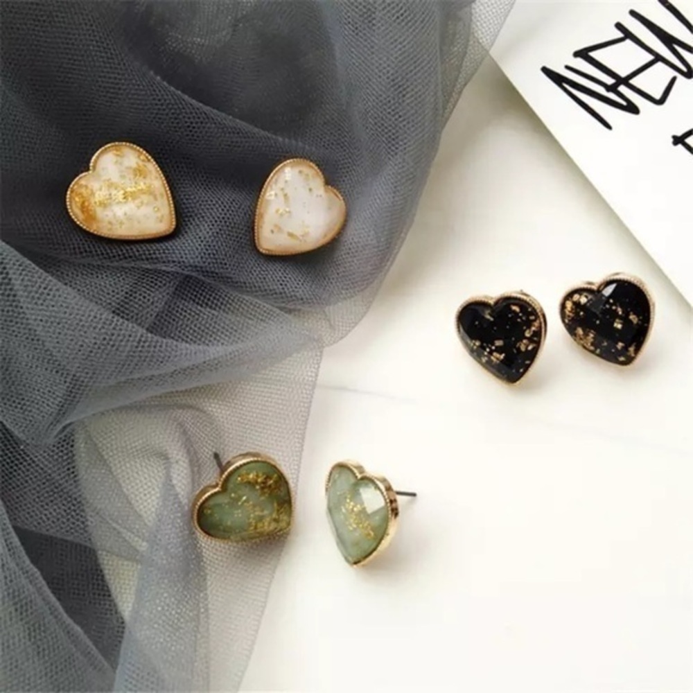 3/$30 💛 Resin Heart Stud Earrings